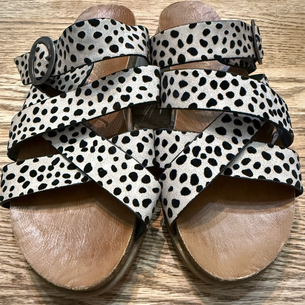Black and Cream Sandals with Bow Detail